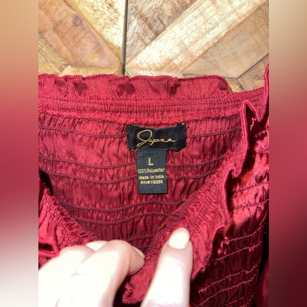 Japna Ruched Satin Top - Picture 5 of 10